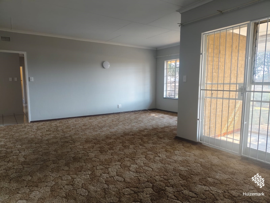 To Let 3 Bedroom Property for Rent in Vaalpark Free State